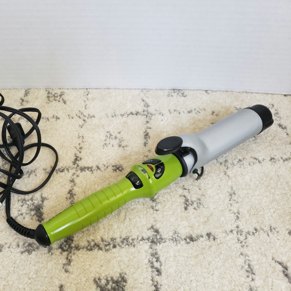 Bedhead 1.5 in. Curling Iron